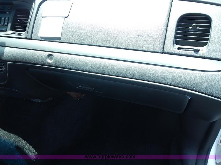 image for item I3575 2010 Ford Crown Victoria Police Interceptor