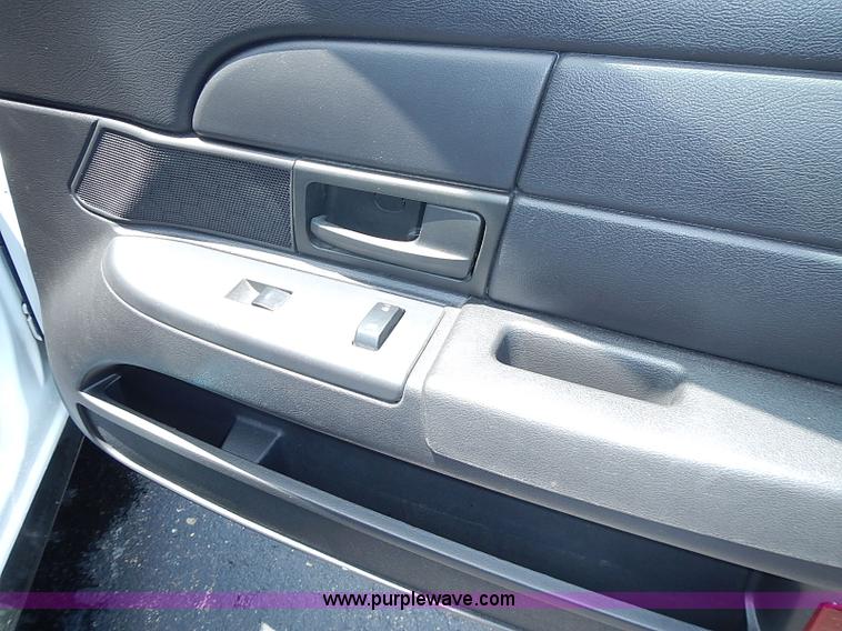 image for item I3575 2010 Ford Crown Victoria Police Interceptor