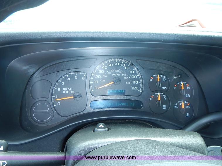 image for item I3576 2004 Chevrolet Silverado 1500 Ext. Cab pickup truck