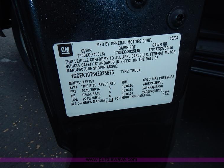 image for item I3576 2004 Chevrolet Silverado 1500 Ext. Cab pickup truck