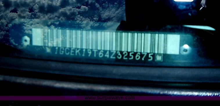 image for item I3576 2004 Chevrolet Silverado 1500 Ext. Cab pickup truck