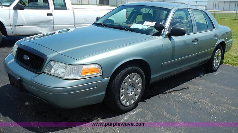 image for item J3180 2005 Ford Crown Victoria Police Interceptor