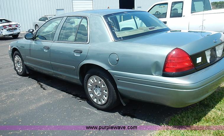 image for item J3180 2005 Ford Crown Victoria Police Interceptor