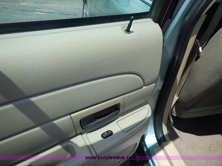 image for item J3180 2005 Ford Crown Victoria Police Interceptor