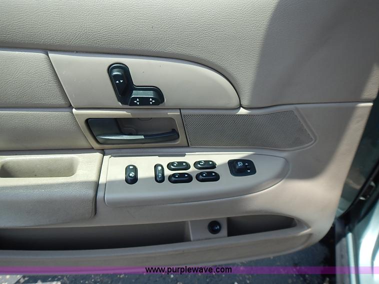 image for item J3180 2005 Ford Crown Victoria Police Interceptor