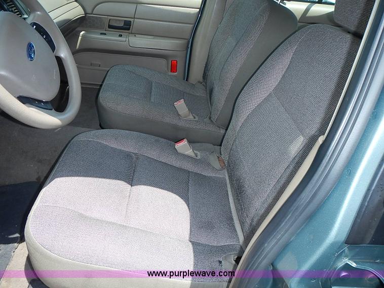 image for item J3180 2005 Ford Crown Victoria Police Interceptor