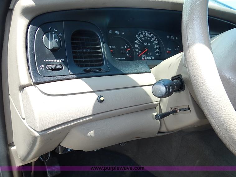 image for item J3180 2005 Ford Crown Victoria Police Interceptor