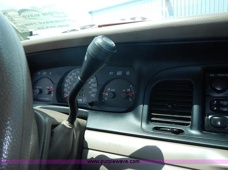 image for item J3180 2005 Ford Crown Victoria Police Interceptor