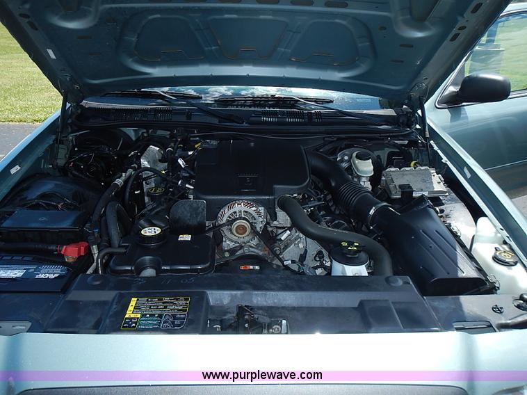 image for item J3180 2005 Ford Crown Victoria Police Interceptor