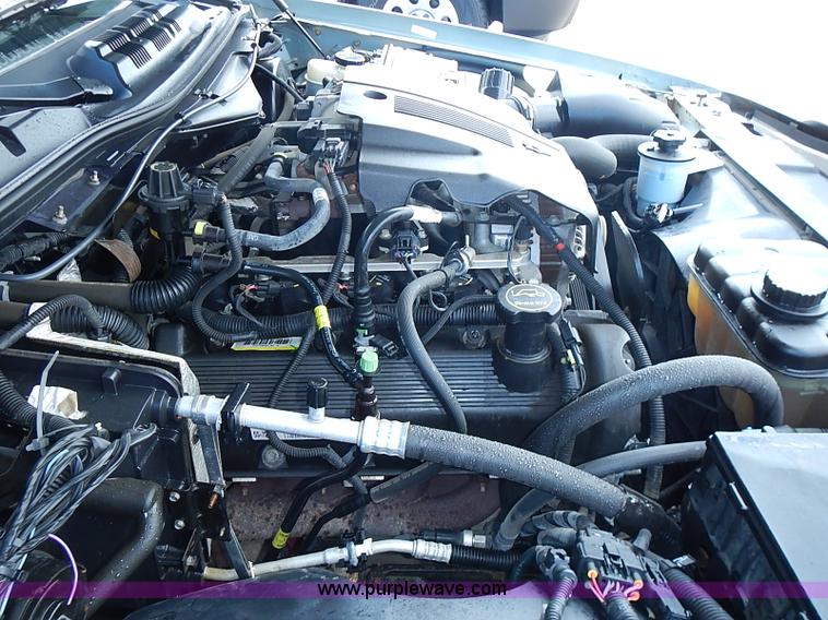 image for item J3180 2005 Ford Crown Victoria Police Interceptor