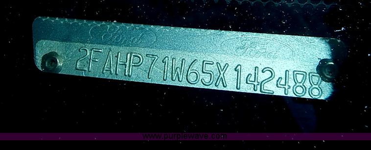 image for item J3180 2005 Ford Crown Victoria Police Interceptor