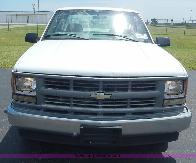 image for item J3181 1998 Chevrolet Cheyenne 1500 Ext. Cab pickup truck