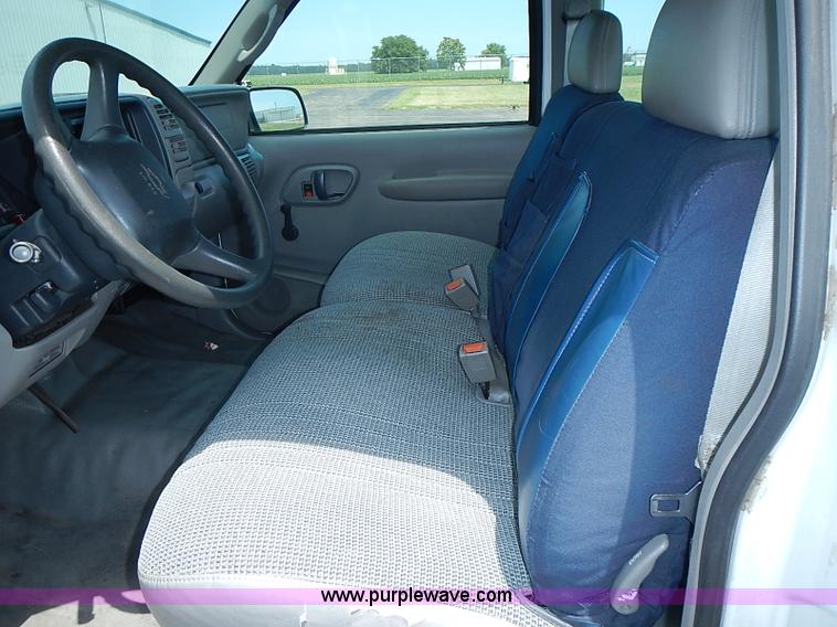 image for item J3181 1998 Chevrolet Cheyenne 1500 Ext. Cab pickup truck