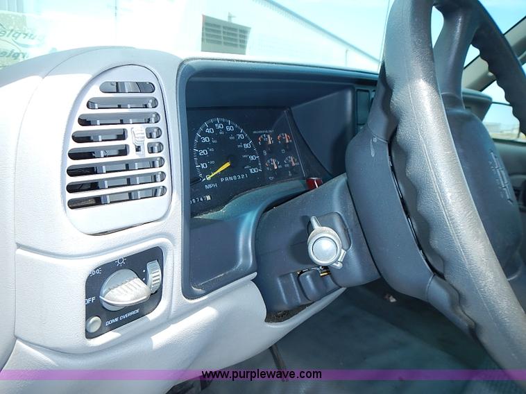 image for item J3181 1998 Chevrolet Cheyenne 1500 Ext. Cab pickup truck