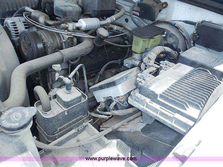 image for item J3181 1998 Chevrolet Cheyenne 1500 Ext. Cab pickup truck