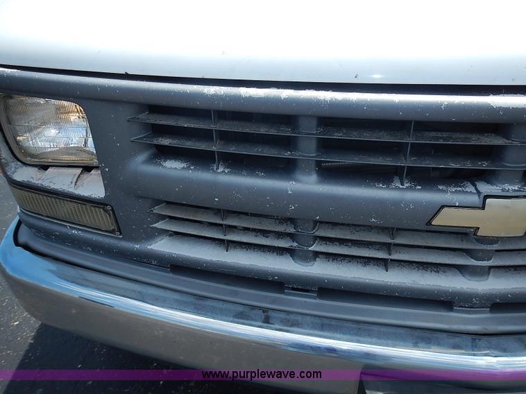 image for item J3181 1998 Chevrolet Cheyenne 1500 Ext. Cab pickup truck