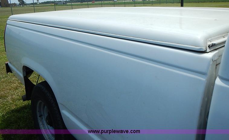 image for item J3181 1998 Chevrolet Cheyenne 1500 Ext. Cab pickup truck