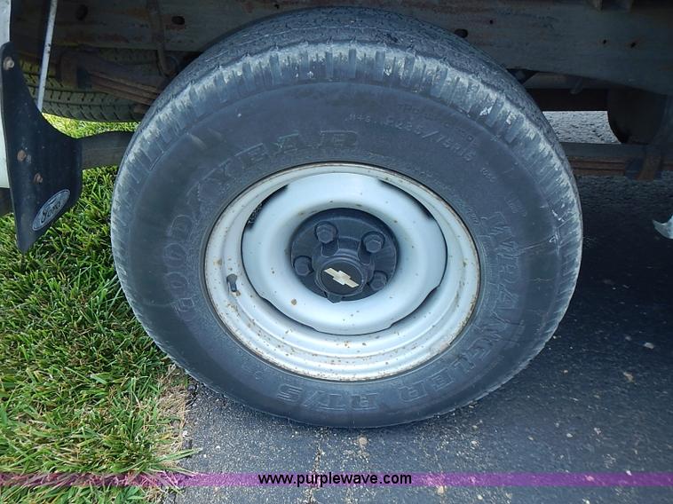 image for item J3181 1998 Chevrolet Cheyenne 1500 Ext. Cab pickup truck