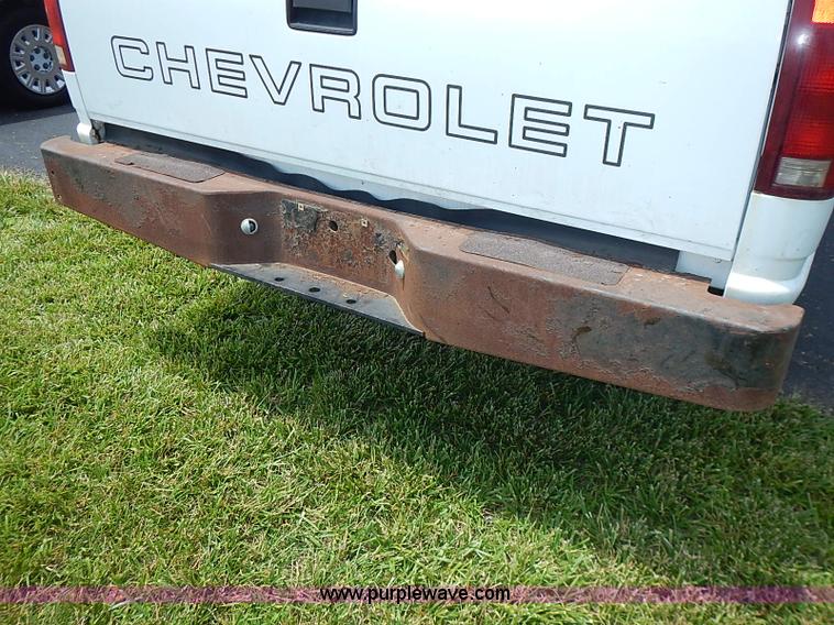 image for item J3181 1998 Chevrolet Cheyenne 1500 Ext. Cab pickup truck