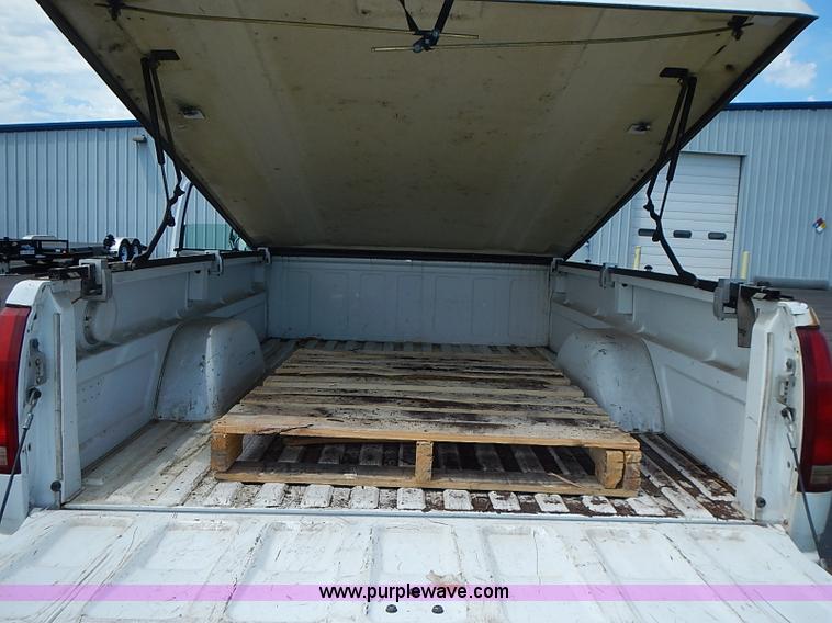 image for item J3181 1998 Chevrolet Cheyenne 1500 Ext. Cab pickup truck