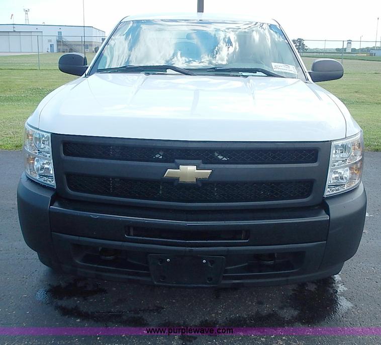 image for item J3182 2009 Chevrolet Silverado 1500 pickup truck