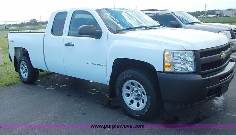 image for item J3182 2009 Chevrolet Silverado 1500 pickup truck