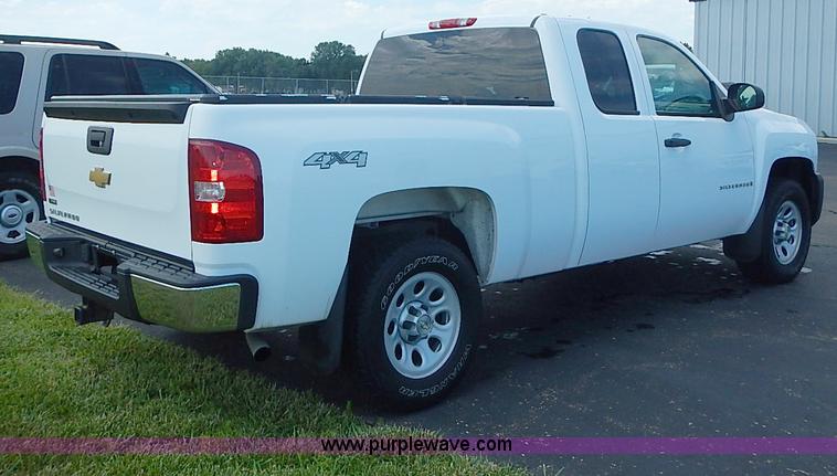image for item J3182 2009 Chevrolet Silverado 1500 pickup truck