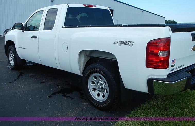 image for item J3182 2009 Chevrolet Silverado 1500 pickup truck