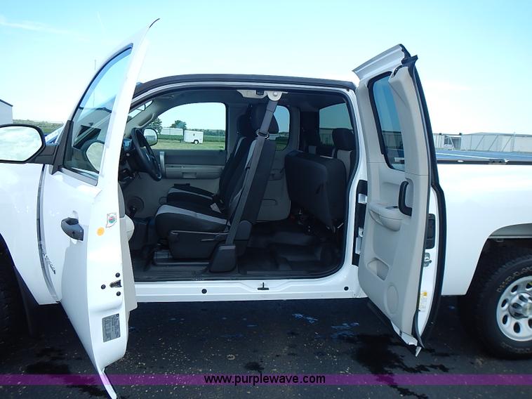 image for item J3182 2009 Chevrolet Silverado 1500 pickup truck