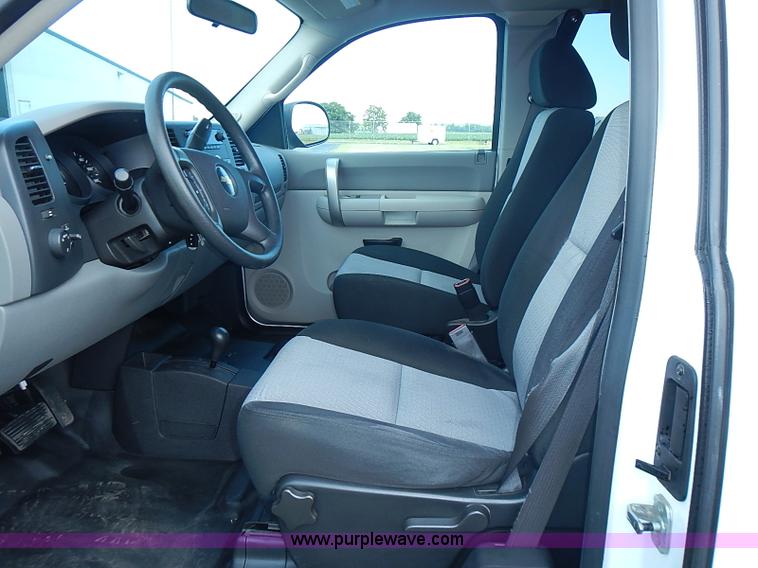 image for item J3182 2009 Chevrolet Silverado 1500 pickup truck