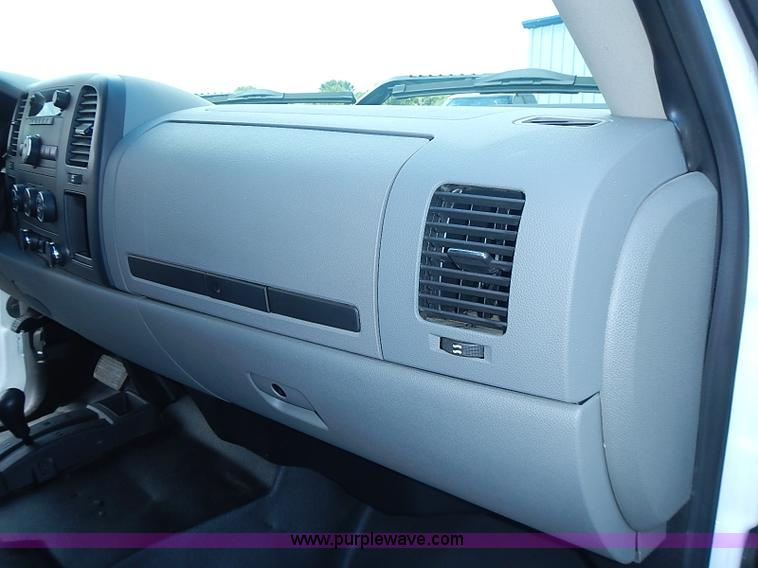 image for item J3182 2009 Chevrolet Silverado 1500 pickup truck