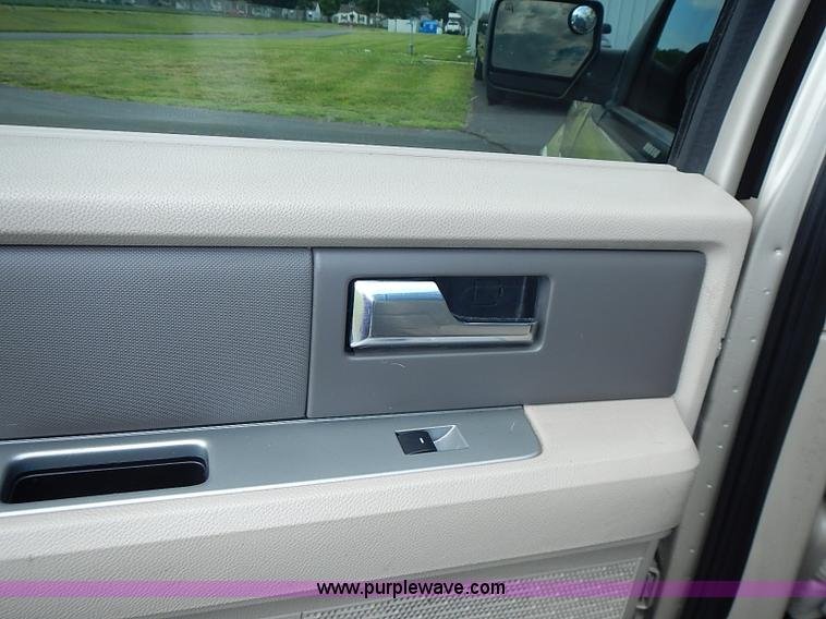 image for item J3184 2008 Ford Expedition XLT SUV