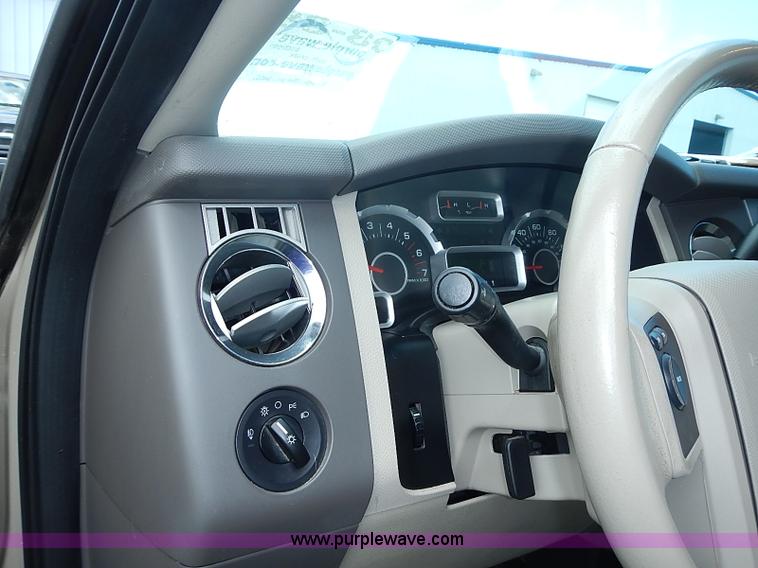 image for item J3184 2008 Ford Expedition XLT SUV