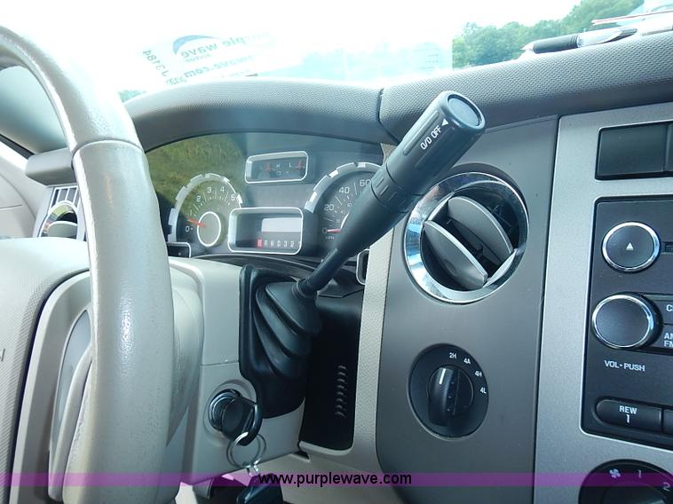 image for item J3184 2008 Ford Expedition XLT SUV