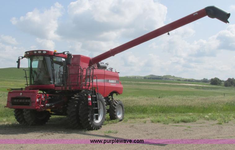 image for item A8725 2011 Case IH 9120 combine