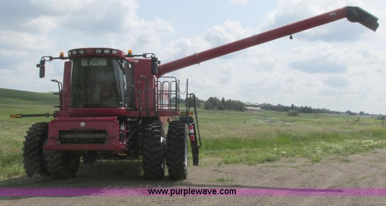 image for item A8725 2011 Case IH 9120 combine