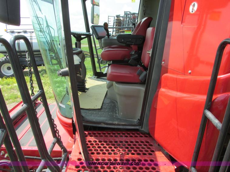 image for item A8725 2011 Case IH 9120 combine