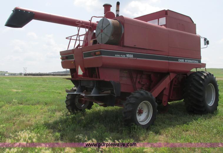 image for item A8726 1994 Case IH 1688 combine