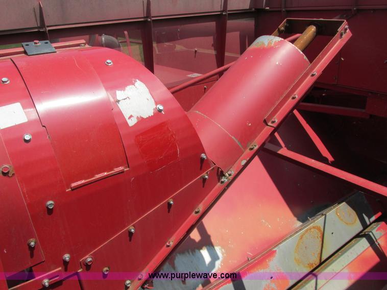 image for item A8726 1994 Case IH 1688 combine