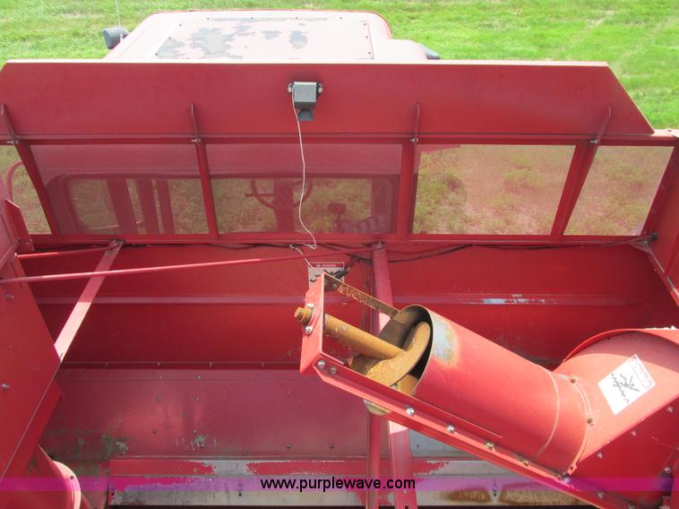 image for item A8726 1994 Case IH 1688 combine