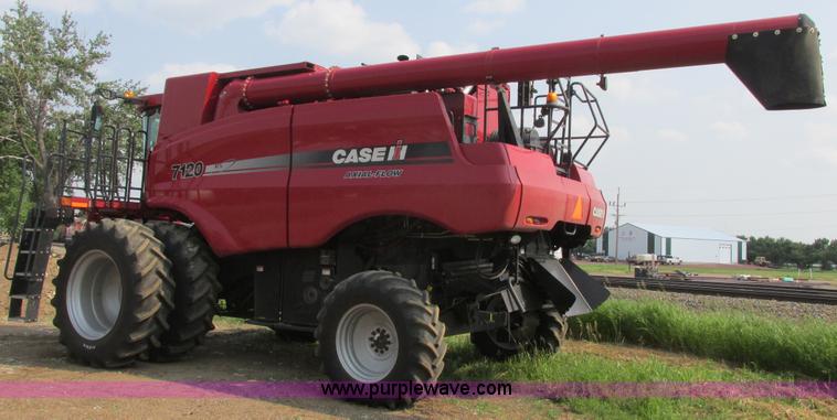 image for item A8727 2011 Case IH 7120 combine