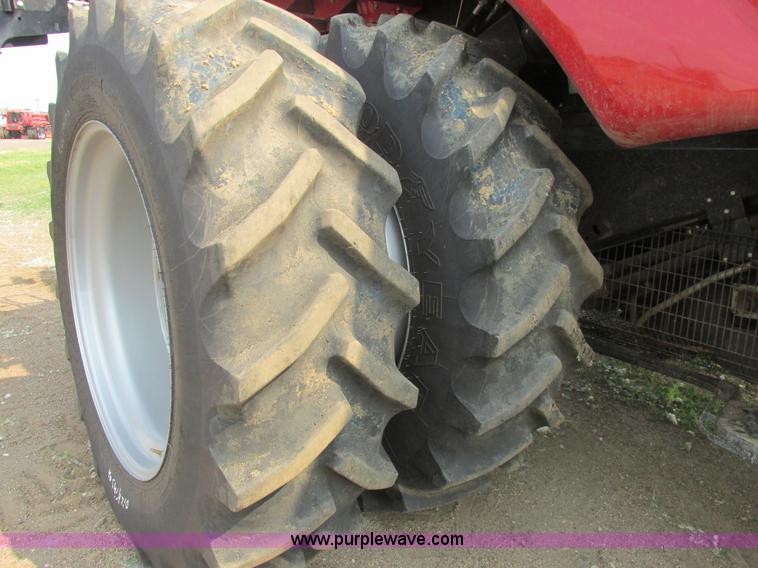 image for item A8727 2011 Case IH 7120 combine