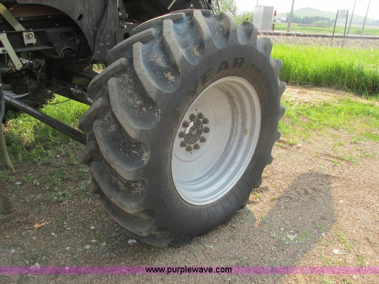 image for item A8727 2011 Case IH 7120 combine