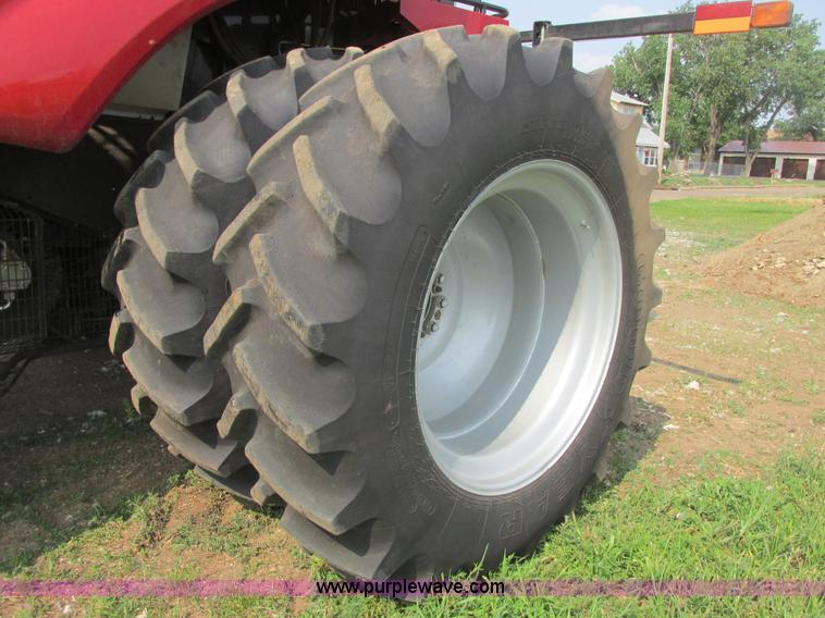 image for item A8727 2011 Case IH 7120 combine