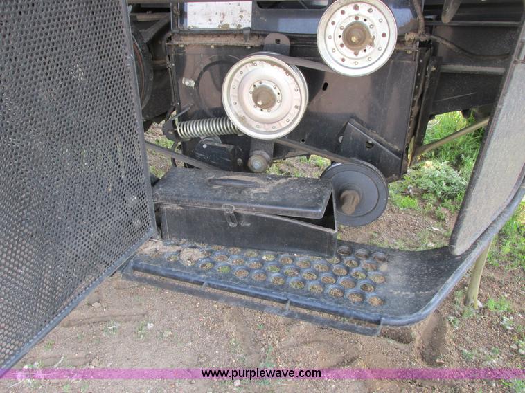 image for item A8727 2011 Case IH 7120 combine