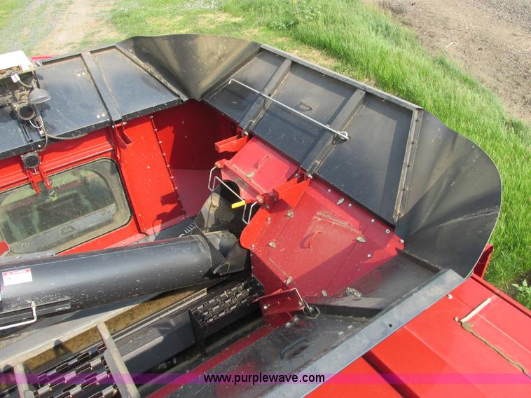 image for item A8727 2011 Case IH 7120 combine