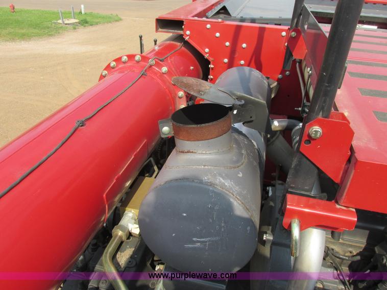 image for item A8727 2011 Case IH 7120 combine