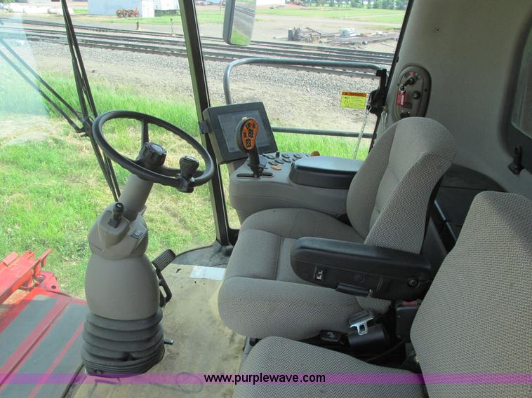 image for item A8727 2011 Case IH 7120 combine