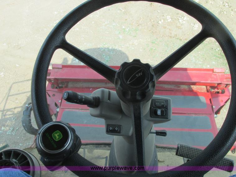 image for item A8727 2011 Case IH 7120 combine