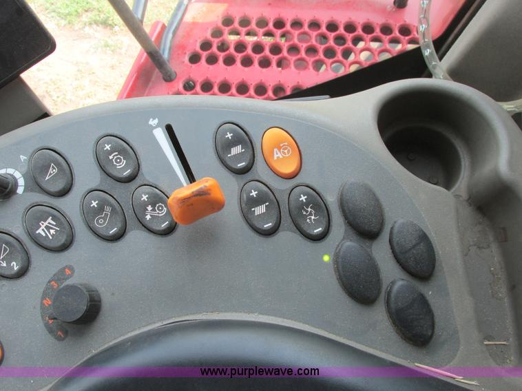 image for item A8727 2011 Case IH 7120 combine